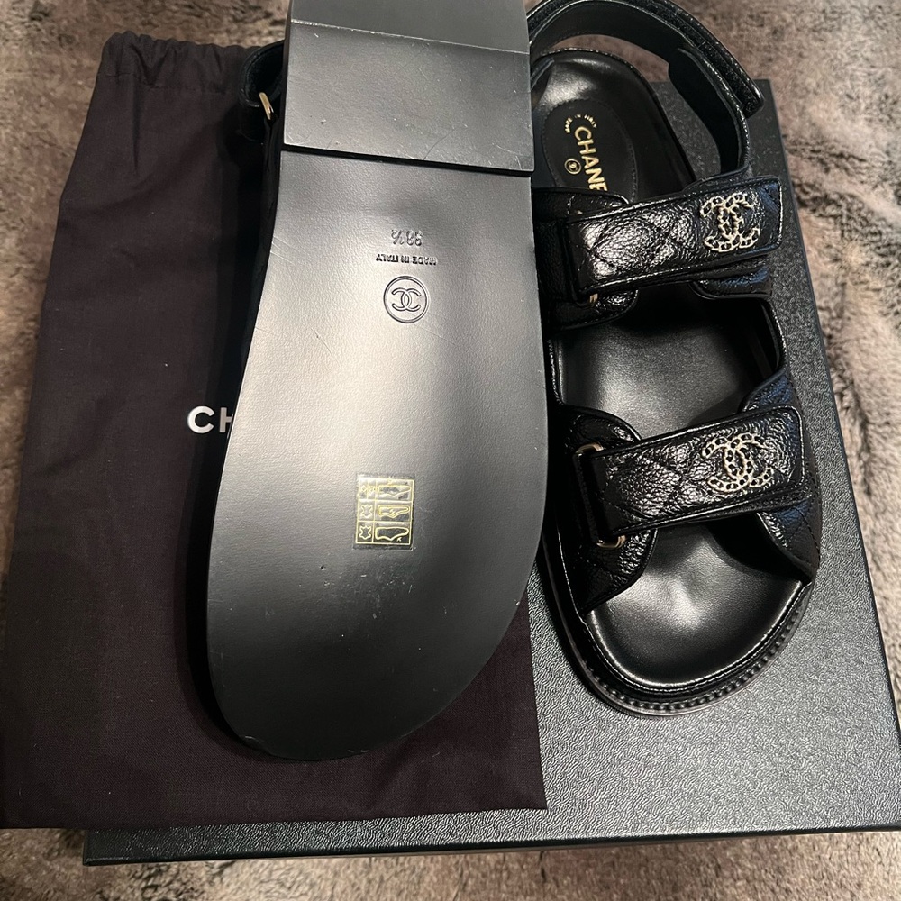 CHANEL Black Leather Sandals with champagne gold hardware - Picture 3 of 7